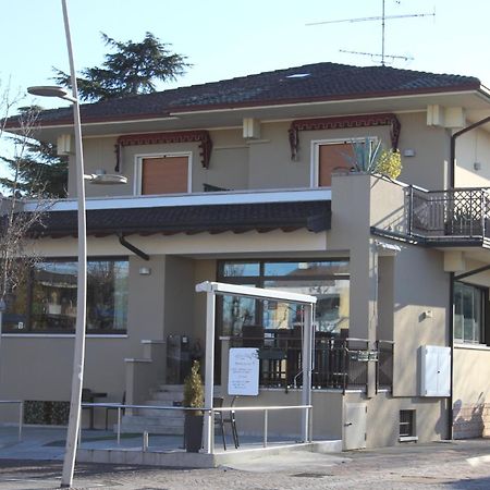 Hotel Margherita Meuble 시르미오네 외부 사진