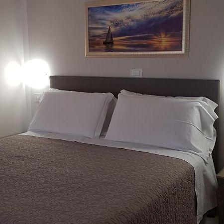 Hotel Margherita Meuble 시르미오네 외부 사진