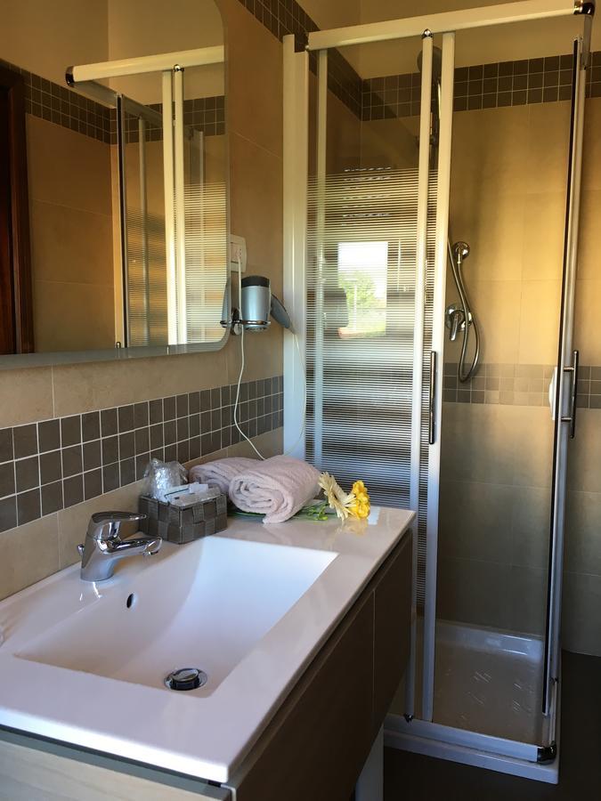 Hotel Margherita Meuble 시르미오네 외부 사진