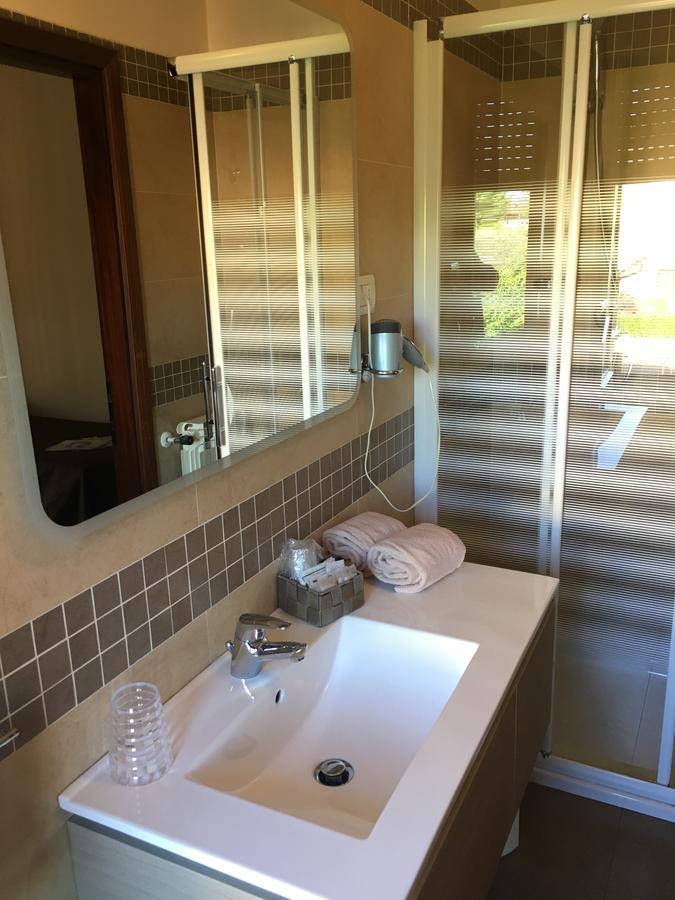 Hotel Margherita Meuble 시르미오네 외부 사진