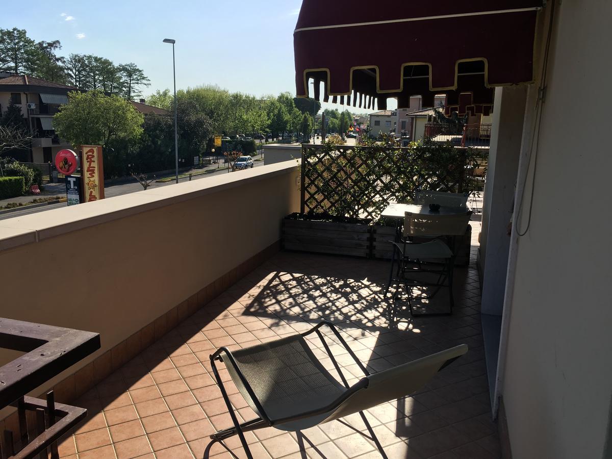 Hotel Margherita Meuble 시르미오네 외부 사진